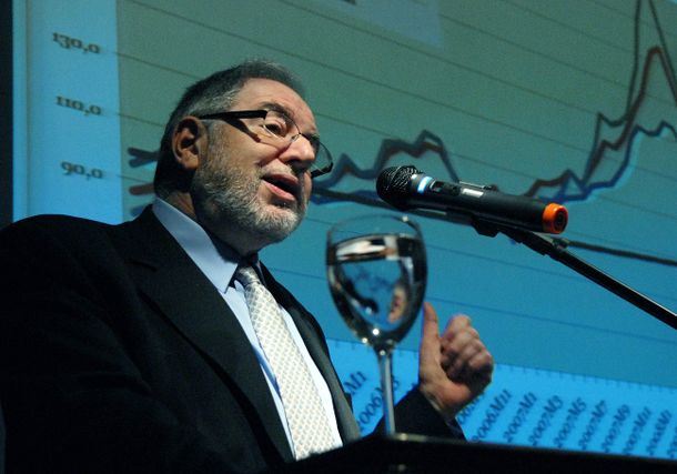 Un ex directivo argentino del FMI admitió colaborar con los fondos buitre