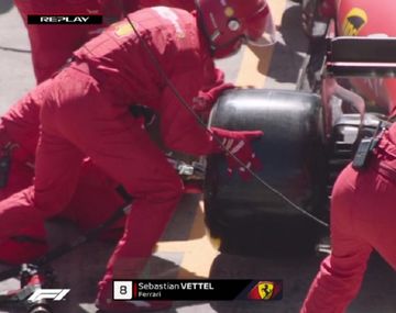 ¡Increíble!: Sebastian Vettel llegó a los boxes y los mecánicos de Ferrari no estaban preparados