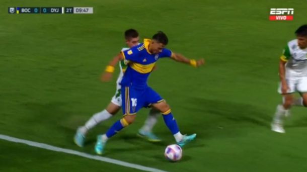 La polémica en Boca-Defensa: ¿era Roja para Óscar Romero?