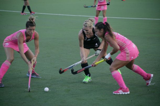 Las fotos de Las Leonas jugando en Mar del Plata