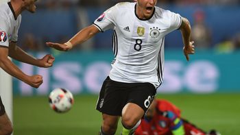 alemania sufrio ante italia pero paso por penales y es semifinalista de la euro alemania sufrio ante italia pero paso por penales y es semifinalista de la euro