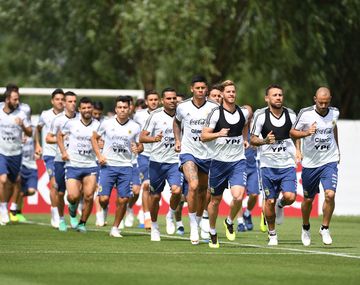 Alarma en la Selección: un titular no entrenó y está en duda para jugar con Francia