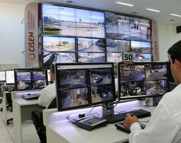 El gobernador de San Juan, Sergio Uñac, encabezó una reunión para tratar la contingencia ante el avance del coronavirus