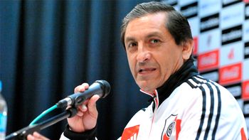 ramon diaz: espero que me traigan dos delanteros mas ramon diaz: espero que me traigan dos delanteros mas