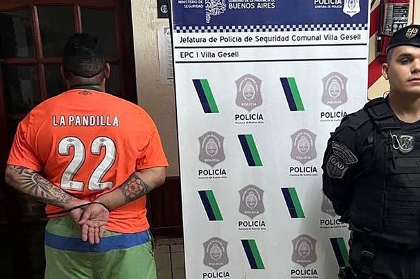 De vacaciones también son violentos: barra de Vélez golpeó a un menor disfrazado de Spider-Man