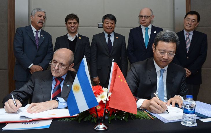 Argentina y China firman convenios para construir más centrales nucleares