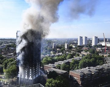 Vecinos ya habían alertado por la falta de prevención en la torre incendiada en Londres