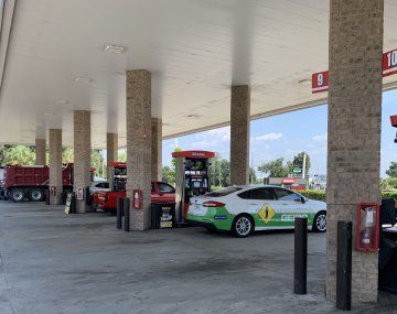 El precio de la guerra: sube la nafta en Estados Unidos por su ataque a Irán