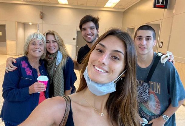 La televisión de Estados Unidos criticó a los argentinos que promocionan vacunarse en Miami