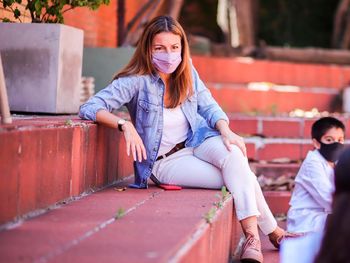 Acuña insistió en denunciar militancia en las aulas y no se disculpó por sus dichos contra los docentes