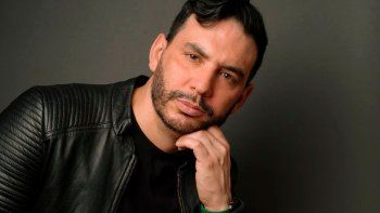 ronen suarc revelo que sufre un acoso al estilo bebe reno ronen suarc revelo que sufre un acoso al estilo bebe reno