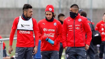la advertencia de los jugadores de chile: si sacai a vidal, sacamos los remos la advertencia de los jugadores de chile: si sacai a vidal, sacamos los remos