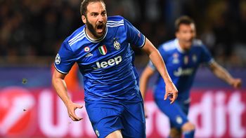 El grito alocado de Gonzalo Higuaín tras convertirle al Mónaco El grito alocado de Gonzalo Higuaín tras convertirle al Mónaco