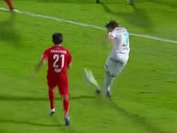 quiso emular la rabona de calleri, pero termino haciendo un papelon quiso emular la rabona de calleri, pero termino haciendo un papelon