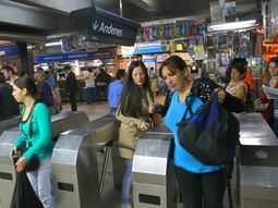 Levantarán los molinetes en la estación Constitución