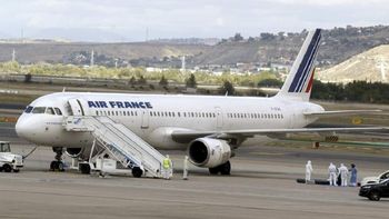 hallan un cadaver en el tren de aterrizaje de un avion de air france hallan un cadaver en el tren de aterrizaje de un avion de air france