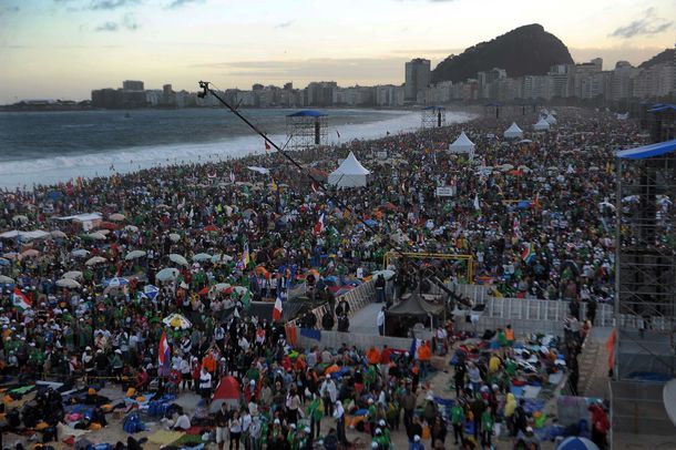 Francisco encabeza la Vigilia de Oración en Copacabana