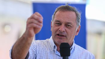 El precandidato a la presidencia uruguaya, Álvaro Delgado, negó que su spot viole la veda electoral. El precandidato a la presidencia uruguaya, Álvaro Delgado, negó que su spot viole la veda electoral.