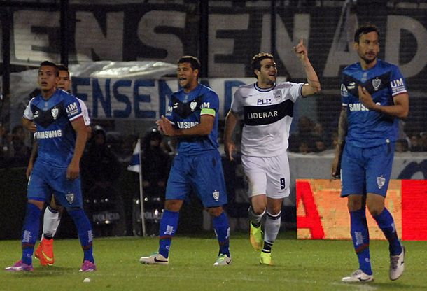 Gimnasia volvió a ganar y profundizó la crisis de un Vélez sin respuestas