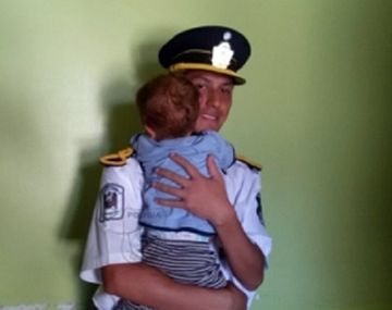 Un policía salvó a un bebé en Neuquén