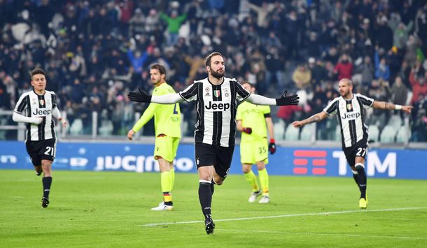Higuaín celebra su primer tanto de la noche&nbsp;