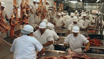 recesion y crisis: despidos masivos en uno de los principales frigorificos del pais recesion y crisis: despidos masivos en uno de los principales frigorificos del pais