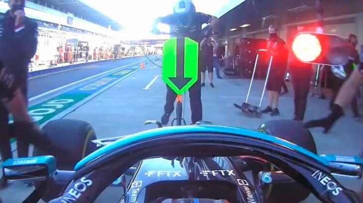 Fórmula 1: Hamilton no frenó a tiempo y casi atropella a un mecánico