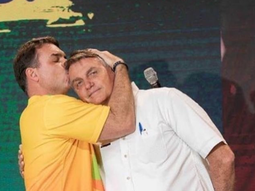 el hijo mayor de bolsonaro desafia a lula y anuncia su candidatura presidencial el hijo mayor de bolsonaro desafia a lula y anuncia su candidatura presidencial