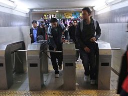 Liberan los molinetes del subte Liberan los molinetes del subte