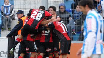 newells supero a rafaela y acaricia el titulo newells supero a rafaela y acaricia el titulo