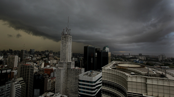 un muerto en cordoba y llueve en buenos aires un muerto en cordoba y llueve en buenos aires