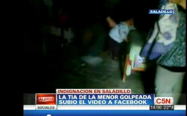 Polémica por el video de una brutal golpiza a un bebé