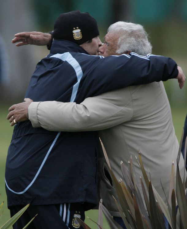 Don Diego visitaba seguido el Predio de AFA antes del Mundial 2010