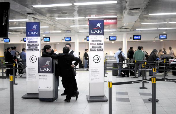 Continúan las demoras por vuelos cancelados de LAN
