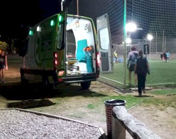 Sufrió un paro cardíaco jugando al fútbol 5 y murió