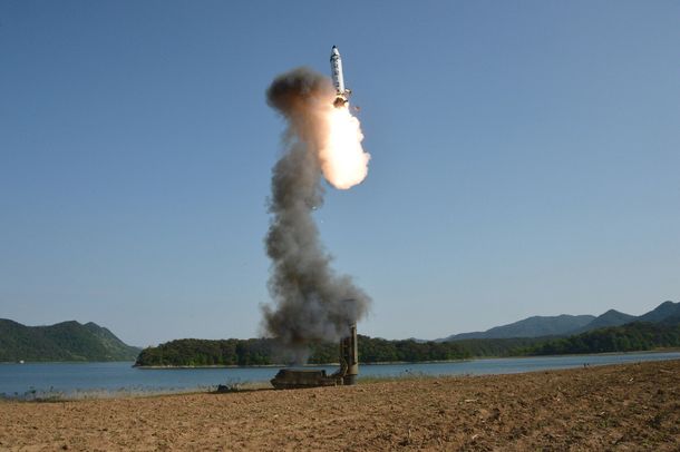 Corea del Norte lanzó otro misil al Mar de Japón - Imagen de archivo