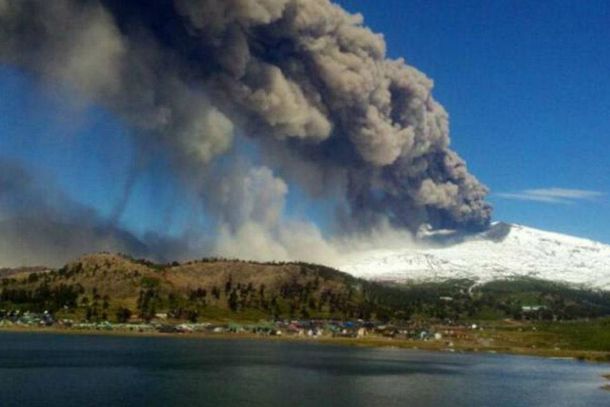 Alerta roja en Chile por la erupción del volcán Copahue