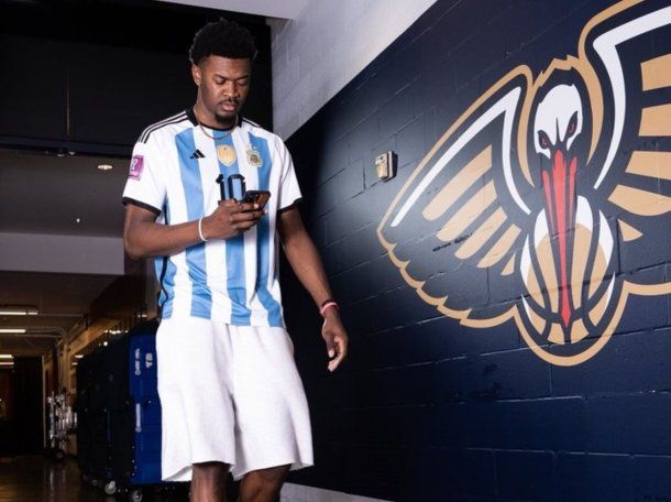 El jugador de la NBA que sorprendió con una camiseta de Lionel Messi antes de un partido