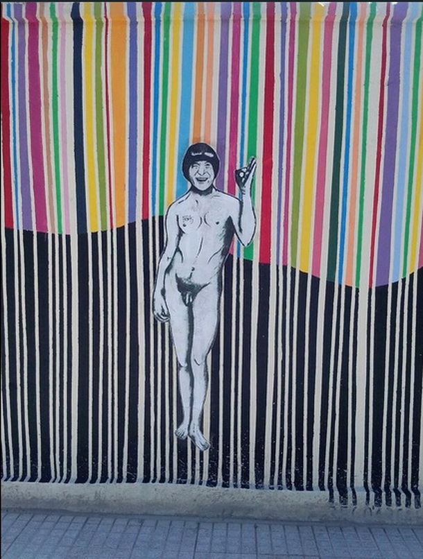 Carlitos Balá, indignado por un dibujo que lo muestra desnudo