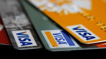 Buscan bajar las comisiones de tarjetas de débito y crédito Buscan bajar las comisiones de tarjetas de débito y crédito