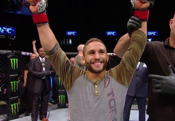 UFC: Chad Mendes aplastó a Lamas y peleará por el título