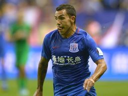 Basura y poco profesional: la furia de los chinos contra Carlos Tevez