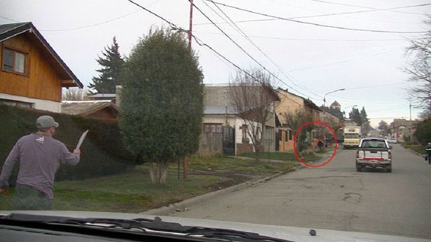 El engañado de Bariloche persiguió al pata de lana con un machete