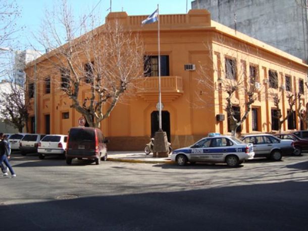La mujer fue trasladada a la Comisaría de la Mujer de Quilmes.