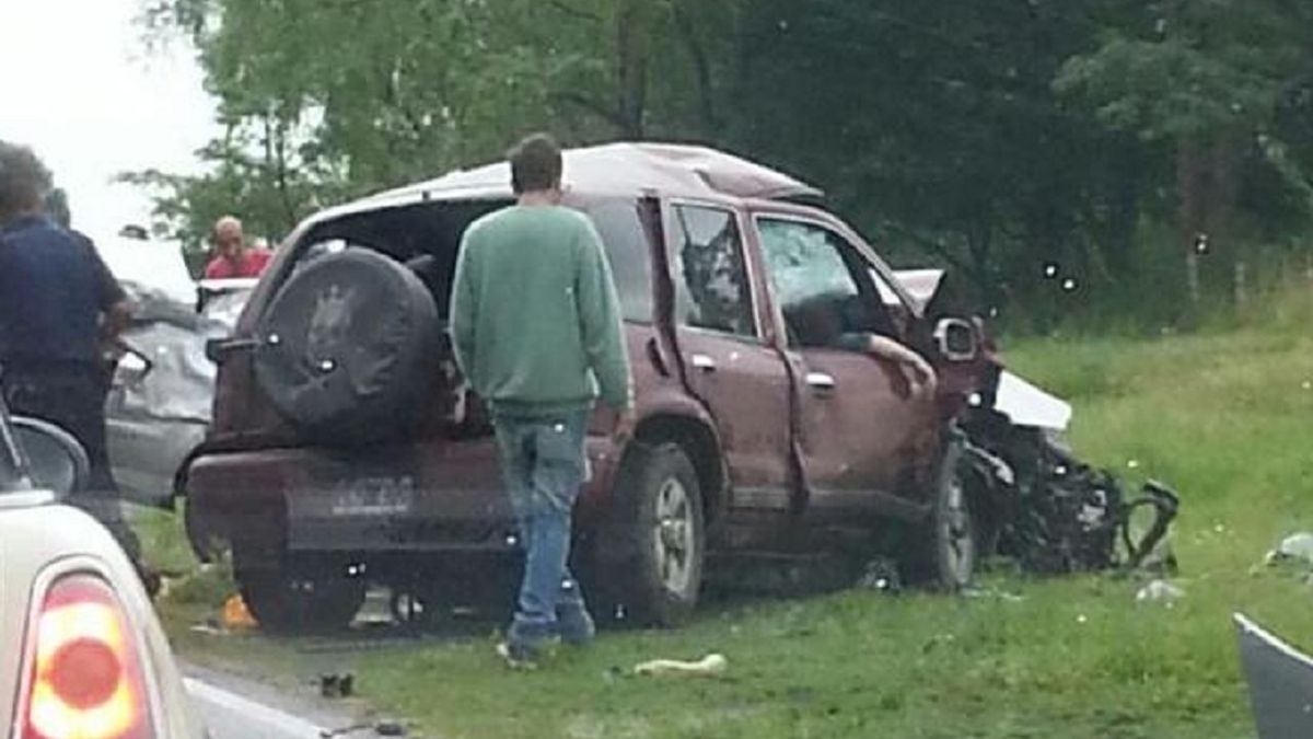 Cinco muertos por un choque frontal entre dos autos en Magdalena