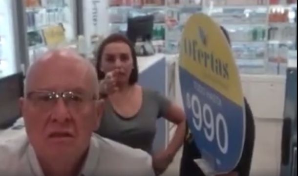 Grabaron a dos chilenos insultando a una inmigrante