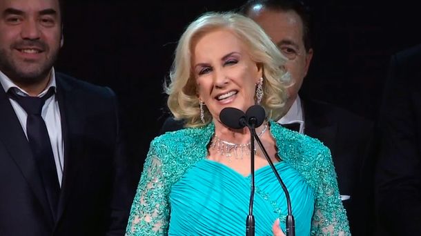 Mirtha recibió el Martín Fierro de Brillante y anunció su retiro