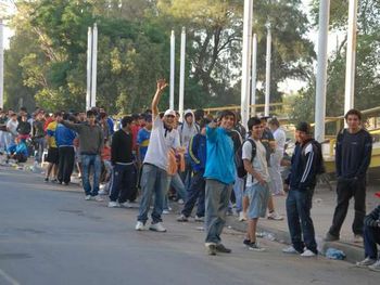 Prohibieron las filas de más de media hora en la Capital Federal