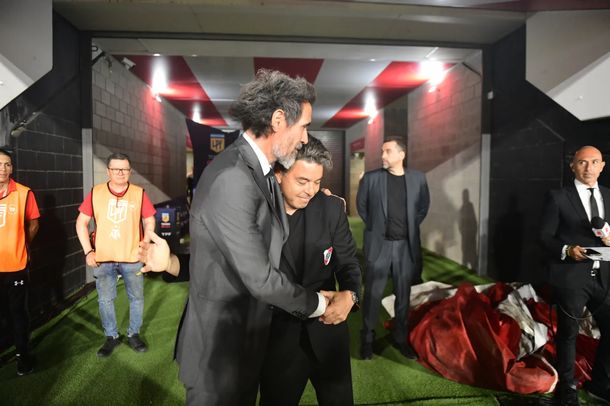 Gallardo visita a Estudiantes: el DT de River busca revancha ante Eduardo Domínguez, su verdugo en el historial