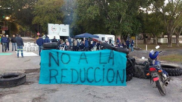 Producción casi récord y alerta por cierre: el insólito caso de Loma Negra que tiene en alerta a todo un pueblo
